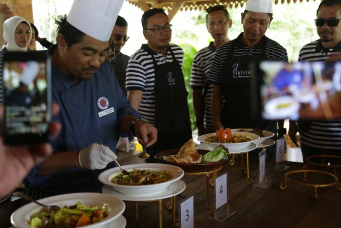 Journalist Test Drive Toyota Avanza