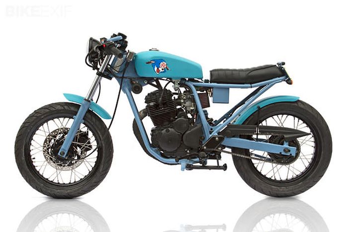 Simpel banget kan modifikasi Yamaha Scorpio cafe racer ini