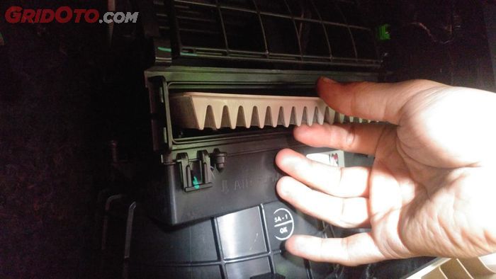 pembersihan filter AC Mitsubishi Xpander