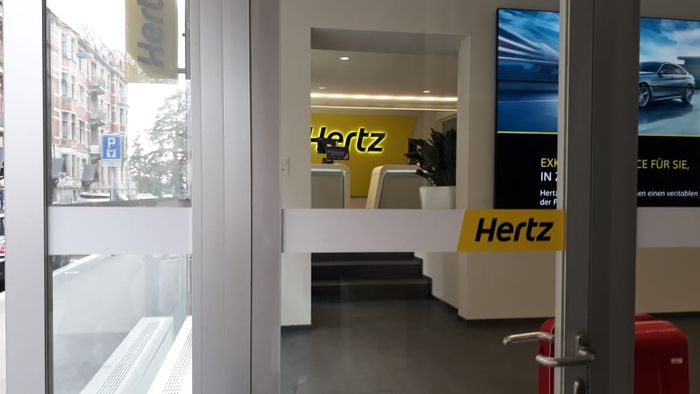 Tempat penyewaan mobil di Swiss