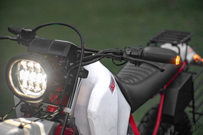 Lampunya pakai LED biar terang kalau malam