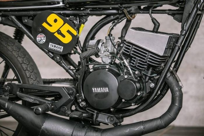 Lihat tuh mesinnya, mirip Yamaha RX King kan