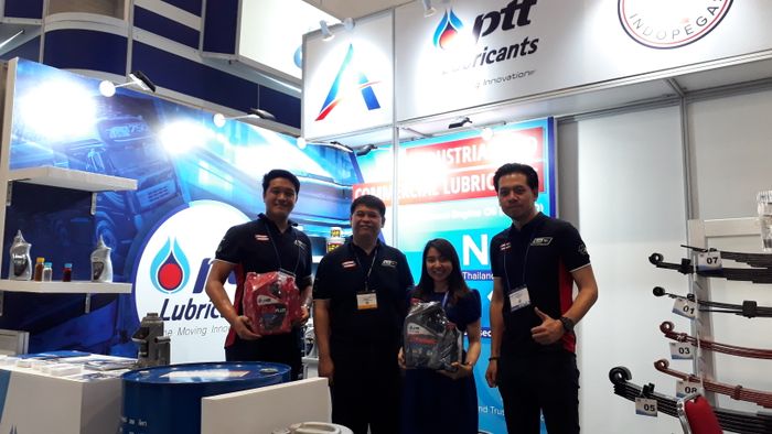 Booth PTT Lubricants hadir pada pameran Busworld South East Asia di  Hall B1C4-03 JIEXpo Kemayoran, Jakarta Utara.