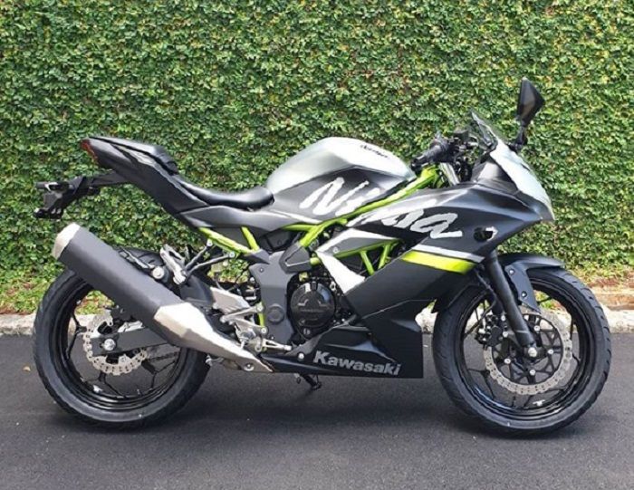 Kawasaki Ninja 250 SL.