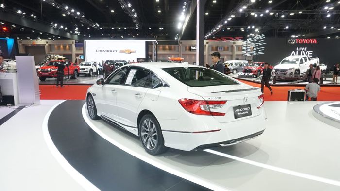 Honda Accord langsung muncul dalam tiga versi