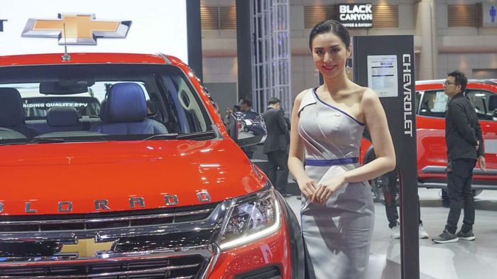 Usher di pameran otomotif Bangkok Motor Show 2019