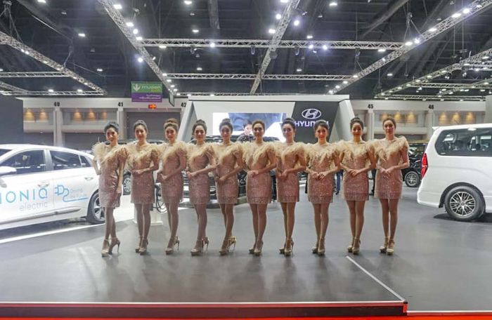 Usher di pameran otomotif Bangkok Motor Show 2019