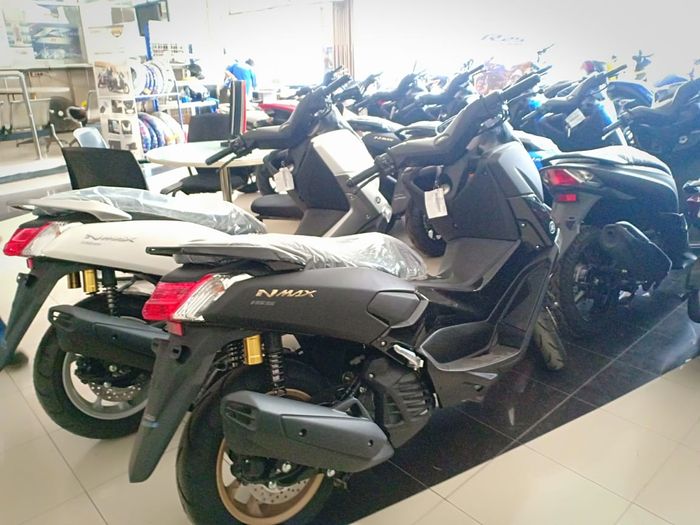 Yamaha NMAX di dealer Yamaha Victory di Pinang Tangerang.