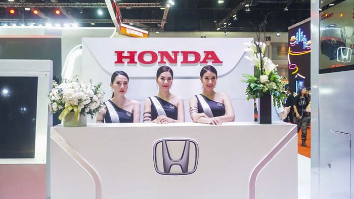 Usher di pameran otomotif Bangkok Motor Show 2019