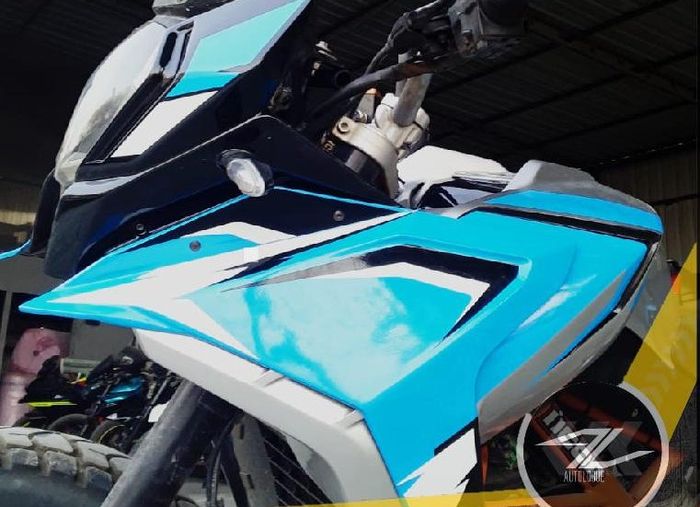 Tampilan half fairing bergaya adventure untuk Duke 390