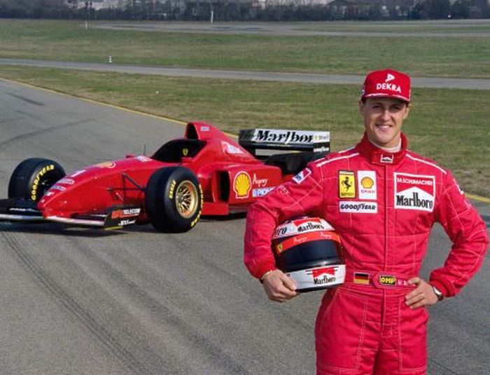 Michael Schumacher dalam foto debutnya bersama Ferrari F310 di tahun 1996