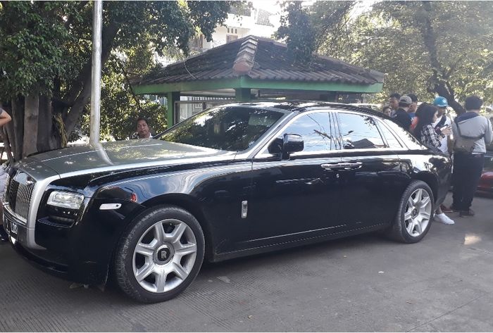 Rolls-Royce Ghost Series I milik Raffi Ahmad