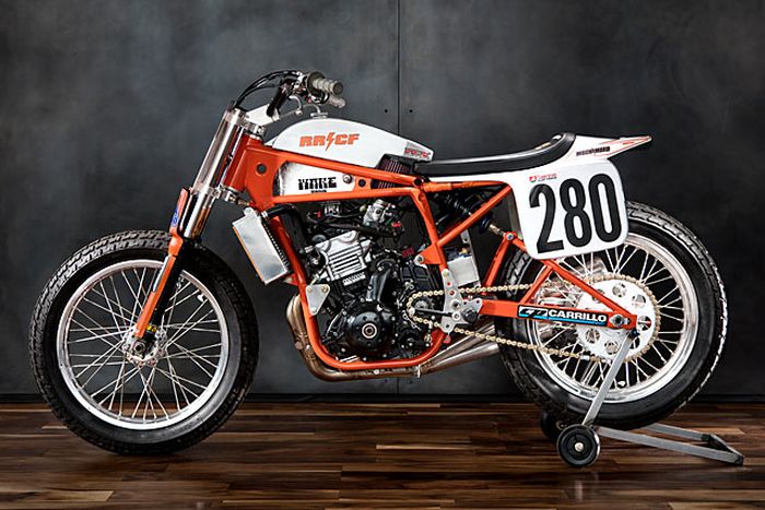 Tak hanya motor kustom, motor ini juga untuk balapan American Flat Track series