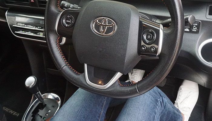 Nyetir mobil matik, selalu bebaskan kaki kiri