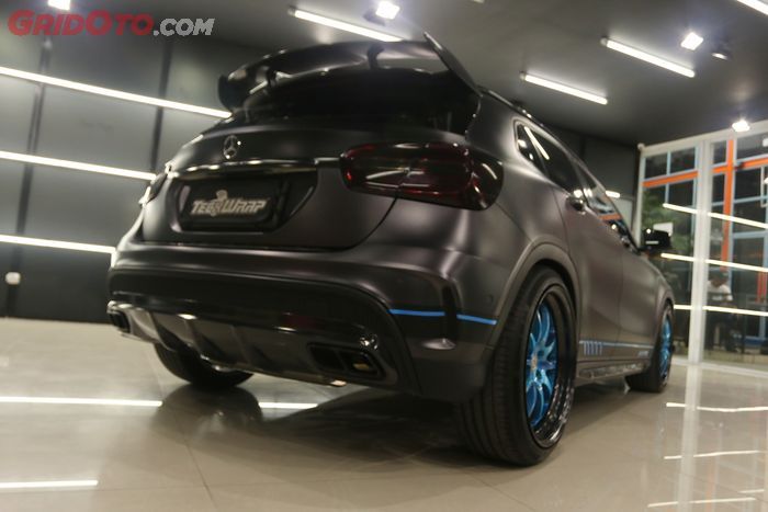 Wrapping  Mercedes-Benz GLA 45 AMG Edition 1