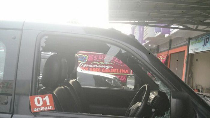 Kaca jendela bagian pengemudi Toyota Avanza pecah, uang Rp 52 juta lenyap