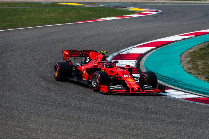 Charles Leclerc punya race pace yang lebih agus sebelum ia mengganti ban dengan kompon keras 