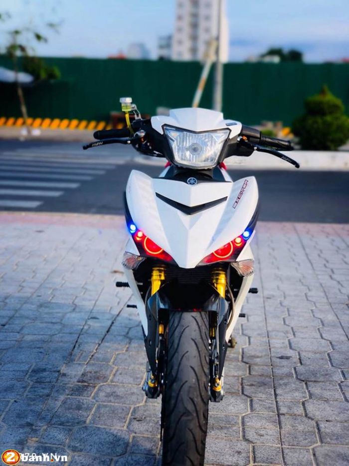 Ubahan di bagian DRL memberi tatapan tajam 