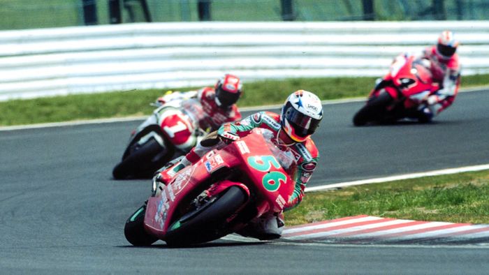 GP500 Suzuka 1994 jadi awal mula Rossi kepincut Norick Abe, di usia 17 tahun fight dengan legenda GP