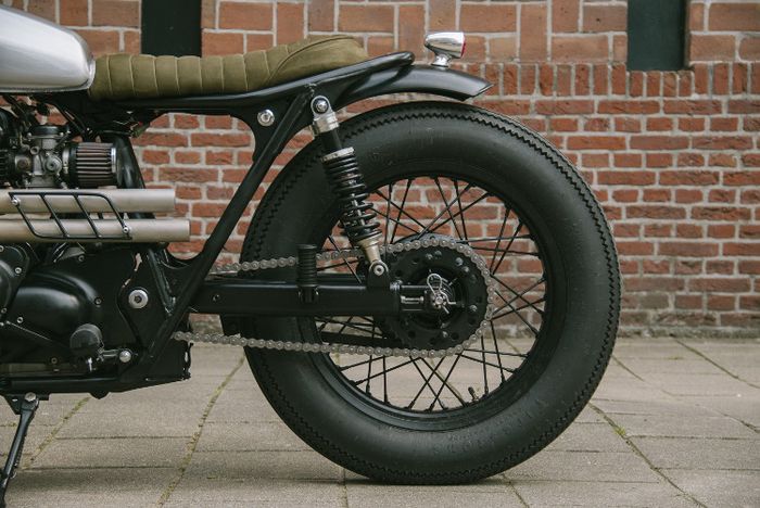 Bagian belakangnya enggak kalah resik dari yang depan