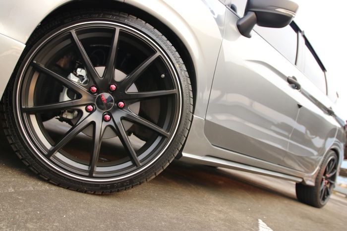 Sekarang masih pelek replika 20 inci, nanti bakal ganti pelek ori nih!