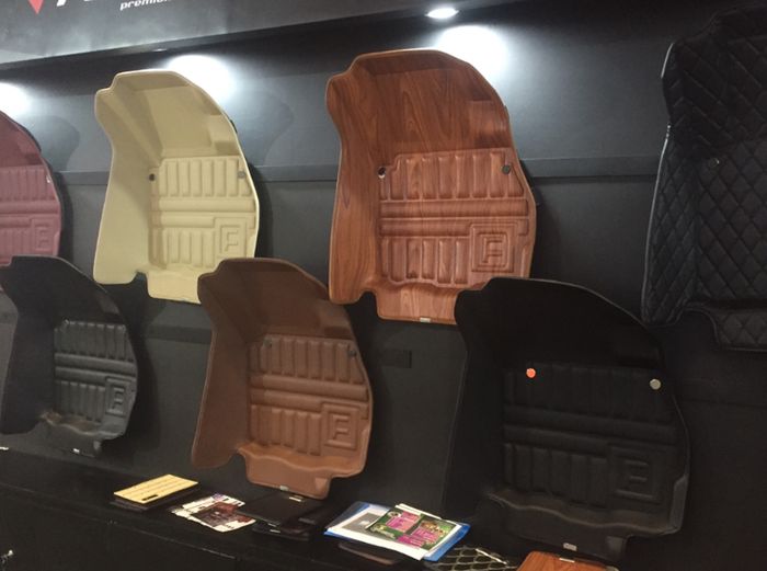 Karpet mobil Frontier warna klasik