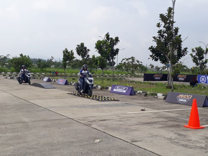 Ada area test ridenya juga 