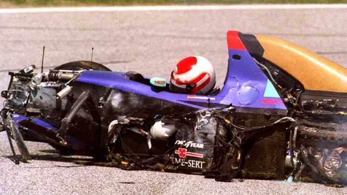 Kondisi mobil Roland Ratzenberger saat kecelakaannya terjadi 