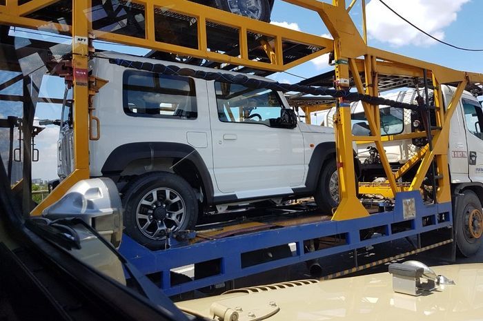 Suzuki Jimny baru sedang proses delivery
