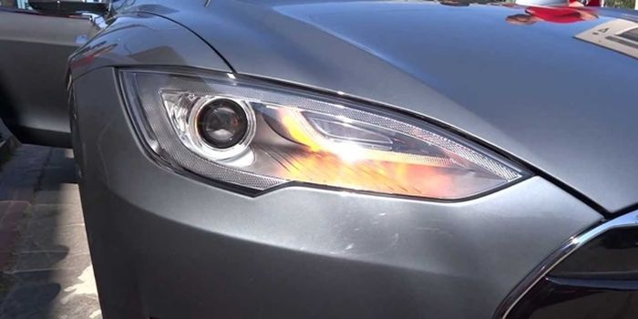 Lampu sein berfungsi sangat vital sebagai salah satu fitur keselamatan, yaitu penunjuk arah pengendara lain di belakang