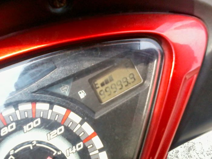 Ilustrasi odometer mentok di angka 9999xx km