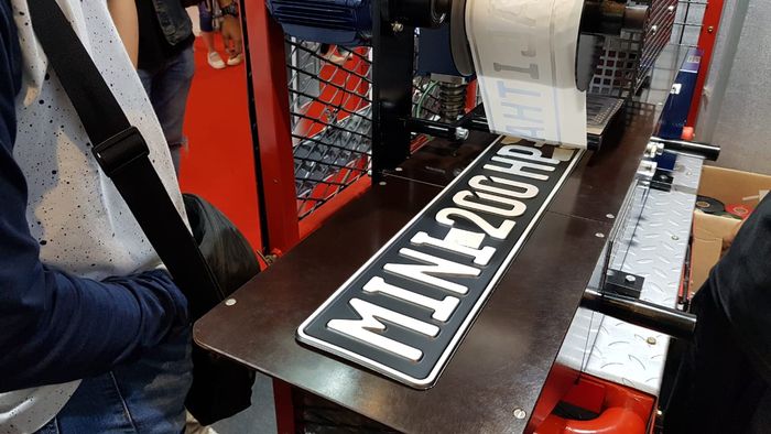 Contoh Custom Ala Pelat Nomor TYPOWORKS