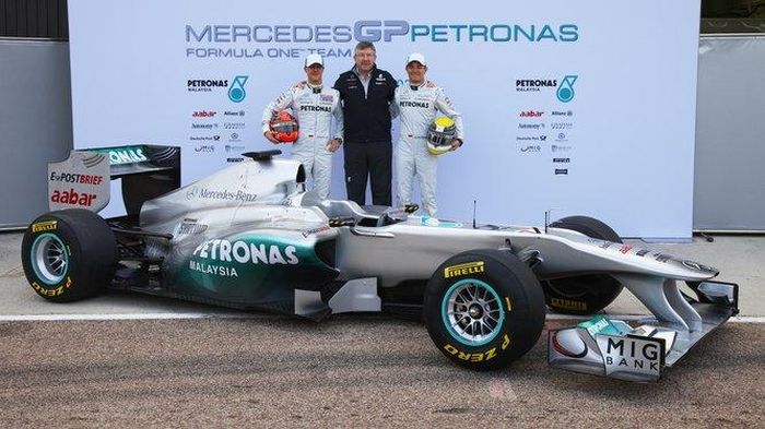 Mercedes MGP W02 (MercedesAMGF1.com)