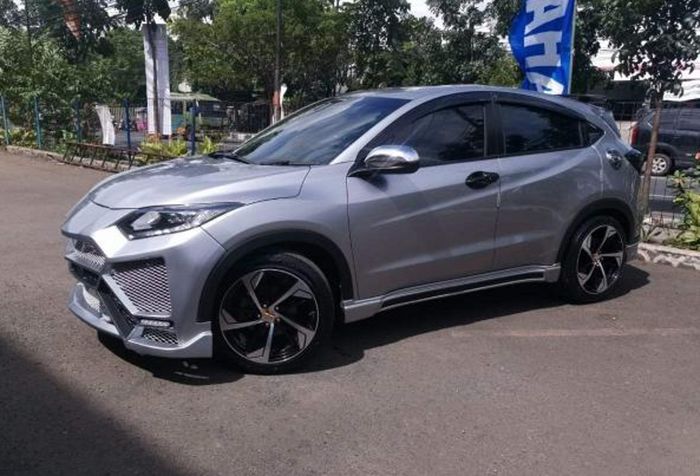 Harga body kit ada 2 untuk versi mentah atau sudah dicat sewarna bodi