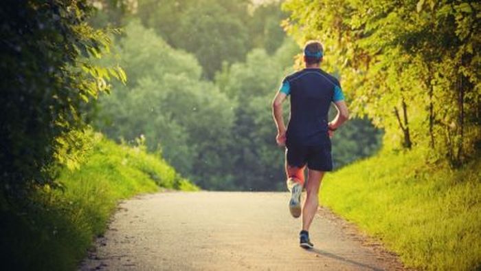 Foto ilustrasi olahraga ringan seperti jogging