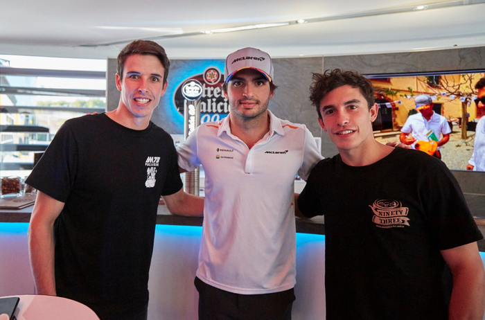 Dari kiri ke kanan: Alex Marquez, Carlos Sainz Jr., Marc Marquez