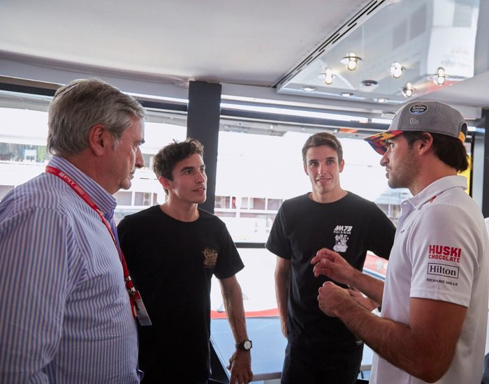 Dari kiri ke kanan: Carlos Sainz, Marc Marquez, Alex Marquez, Carlos Sainz Jr.