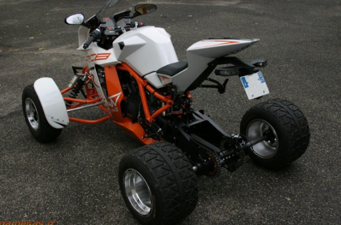 Bodi-bodinya masih punya KTM RC8 asli