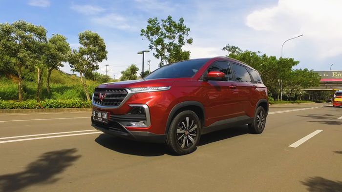 Wuling Almaz punya set suspensi yang nyaman