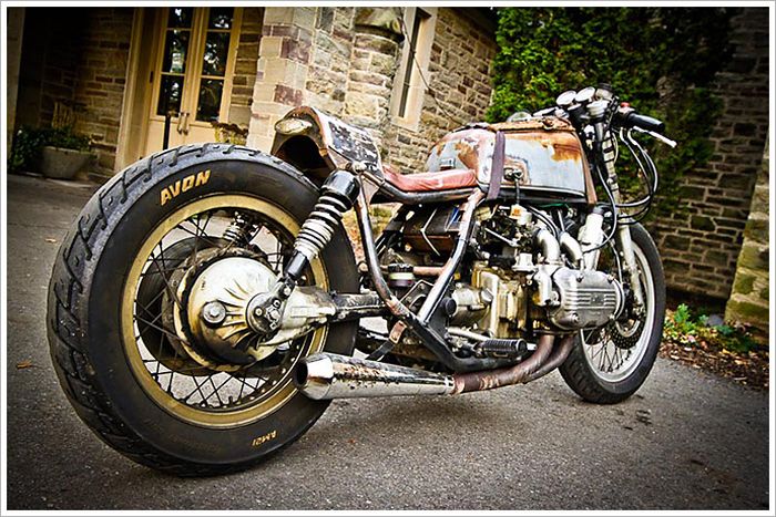 Tak cuma rat style, Gold Wing ini juga bergaya cafe racer