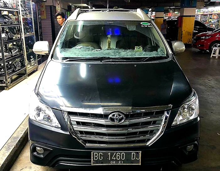 Toyota Kijang Innova menolak tua dari 2007 ke 2015