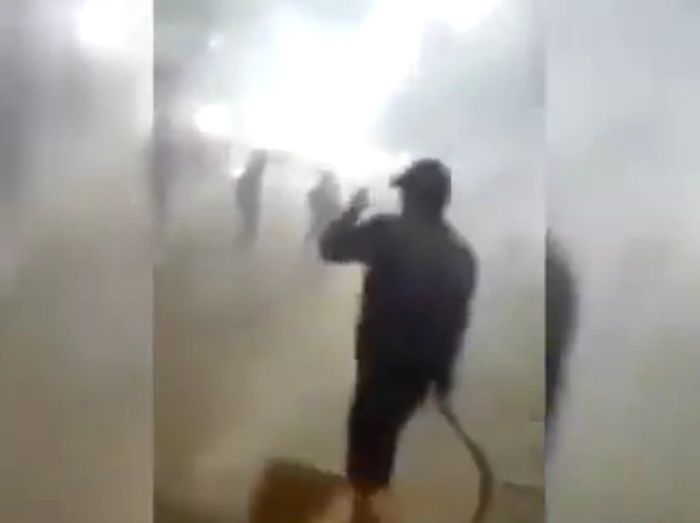 Cuplikan gambar dari video bentrok di Tanah Abang