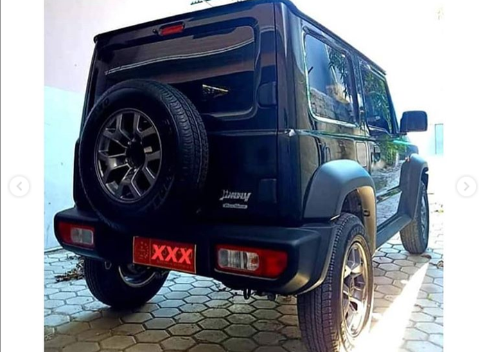 Suzuki New Jimnie memakai pelat nomor Mabes TNI