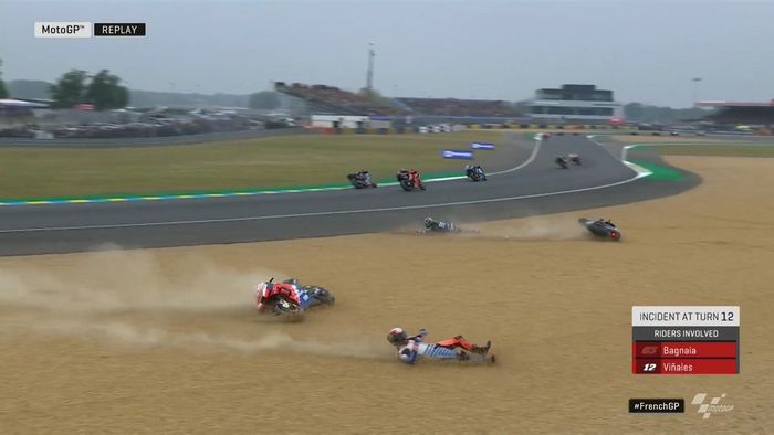 Insiden Fransesco Bagnaia dengan Maverick Vinales di tikungan 12 sirkuit Le Mans