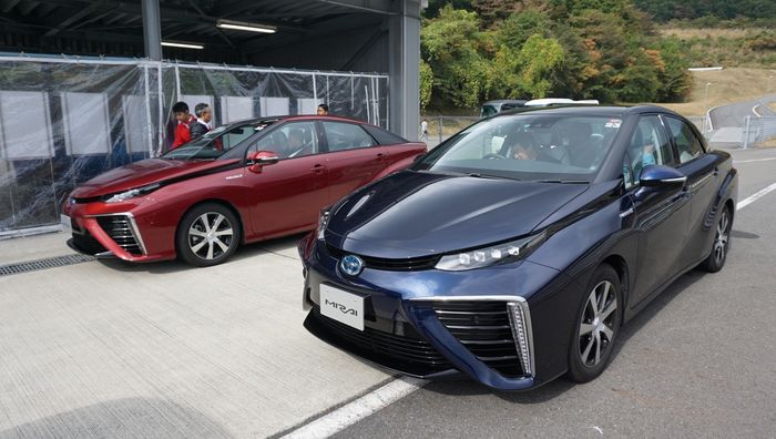 Toyota Mirai. Mobil listrik pertama Toyota yang dijual massal