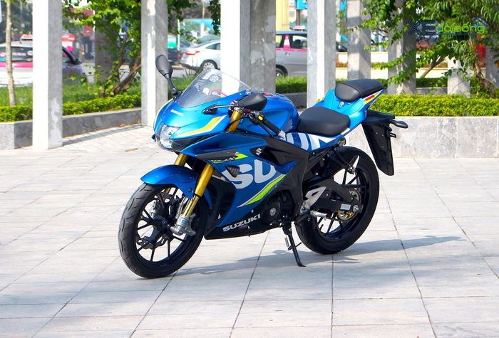 Beberapa aksesori nempel di badan GSX-R150 ini