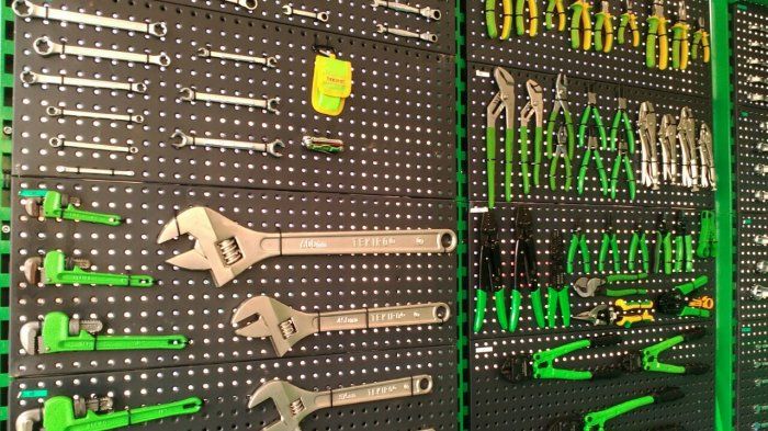 Ilustrasi perkakas bengkel merek Tekiro