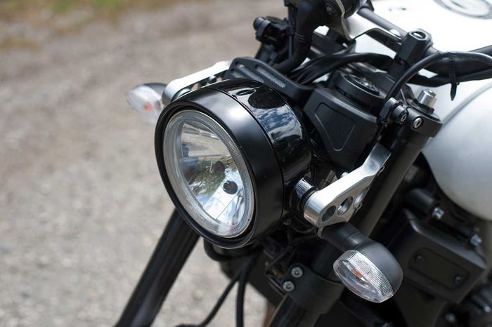 Desain klasik yang membulat di headlamp Yamaha XSR900