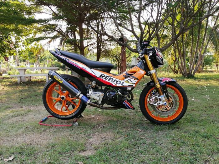 Modifikasi Honda Sonic 125 berkaki Ducati