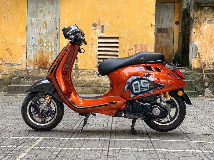 Tampilannya lebih segar berkat kelir oranyenya